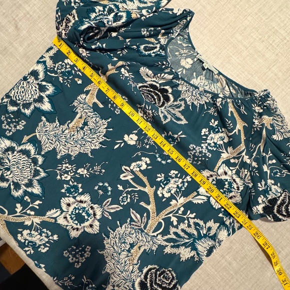 Teal Botanical Print Blouse w/Subtle Puff Sleeves – Relaxed Fit – Soft Drape - Picture 4 of 9